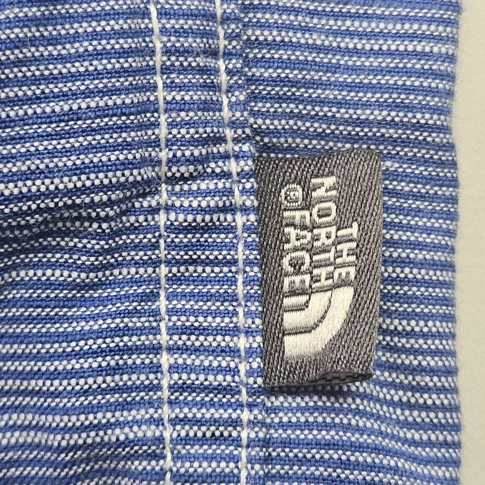 THE NORTH FACE Men's Large Blue White Micro-Stripe Short Sleeve Button Up Shirt